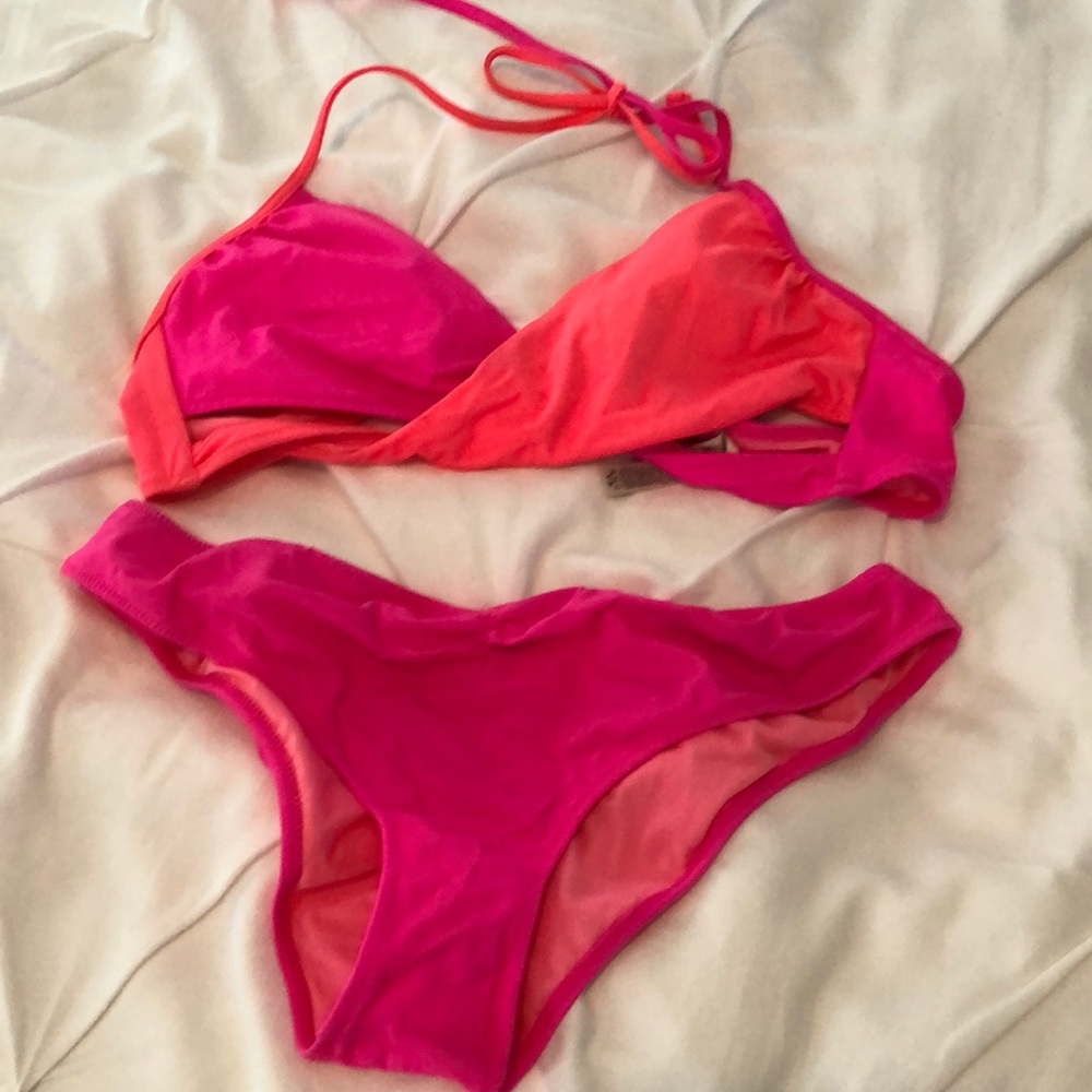 VS Pink color block swim top